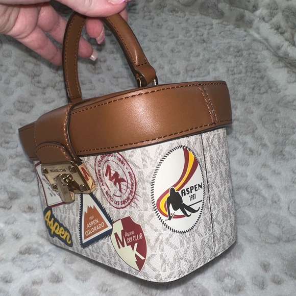 Michael Kors *Exclusive* Trunk Mini Bag - Picture 5 of 11